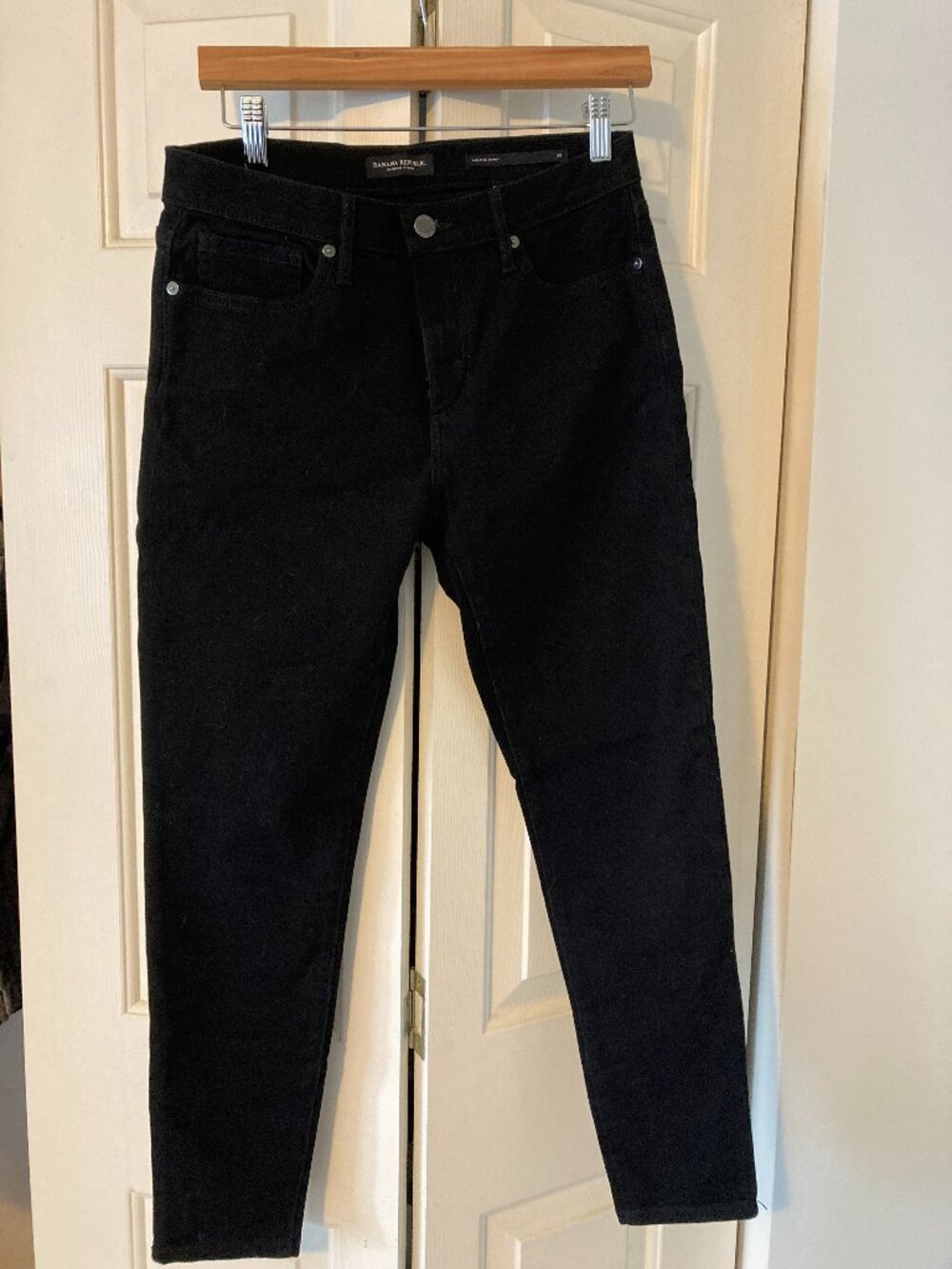 Banana Republic mid-rise skinny jeans, size 29